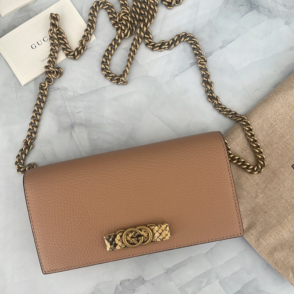 $2,900 GUCCI Snake Skin Leather Logo Clutch Chain Wallet Small Bag Purse Beige